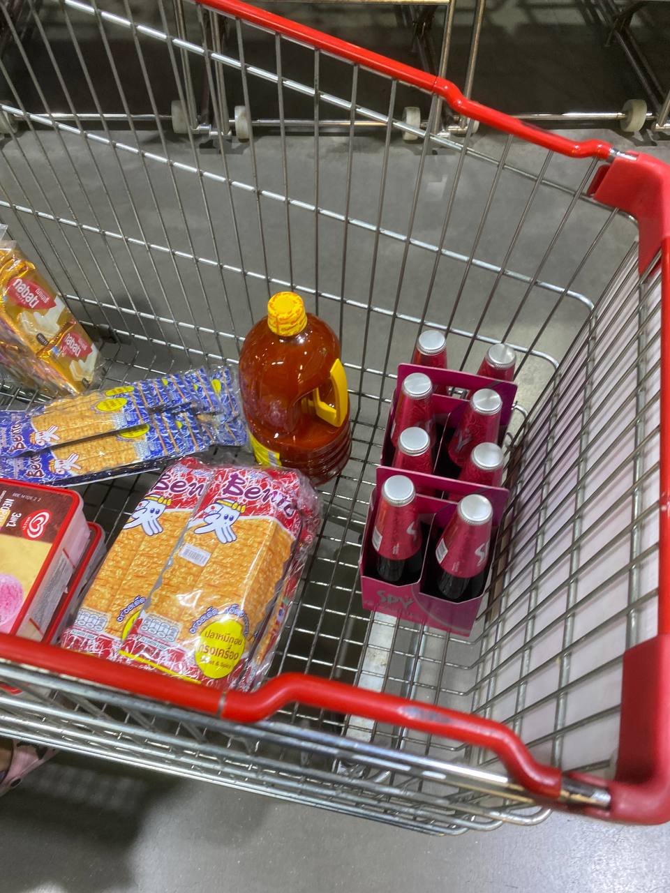 SPY Sparkle Fruit Revolutionizing FMCG Distribution with Da Houg Heng at Makro Cambodia - Image 41